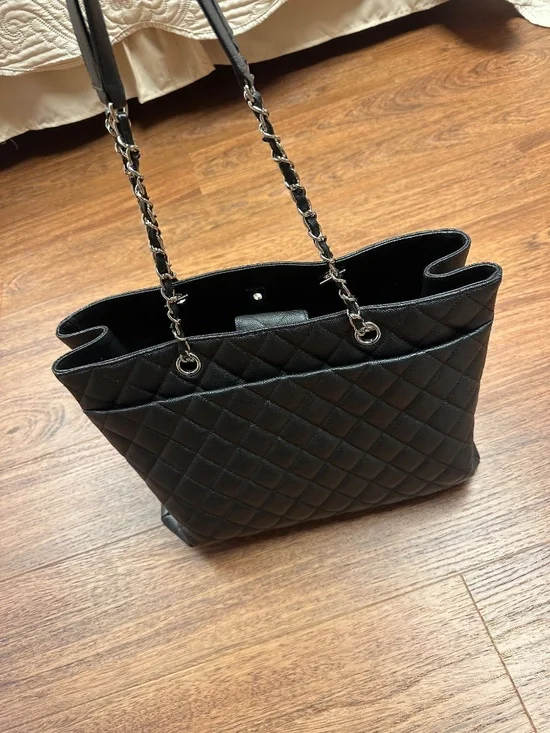 Calfskin Quilted Timeless Tote medium - Picture 5 of 6